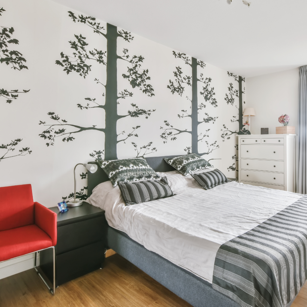 Chambre avec papier peint panoramique