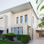 Façade contemporaine rénovée